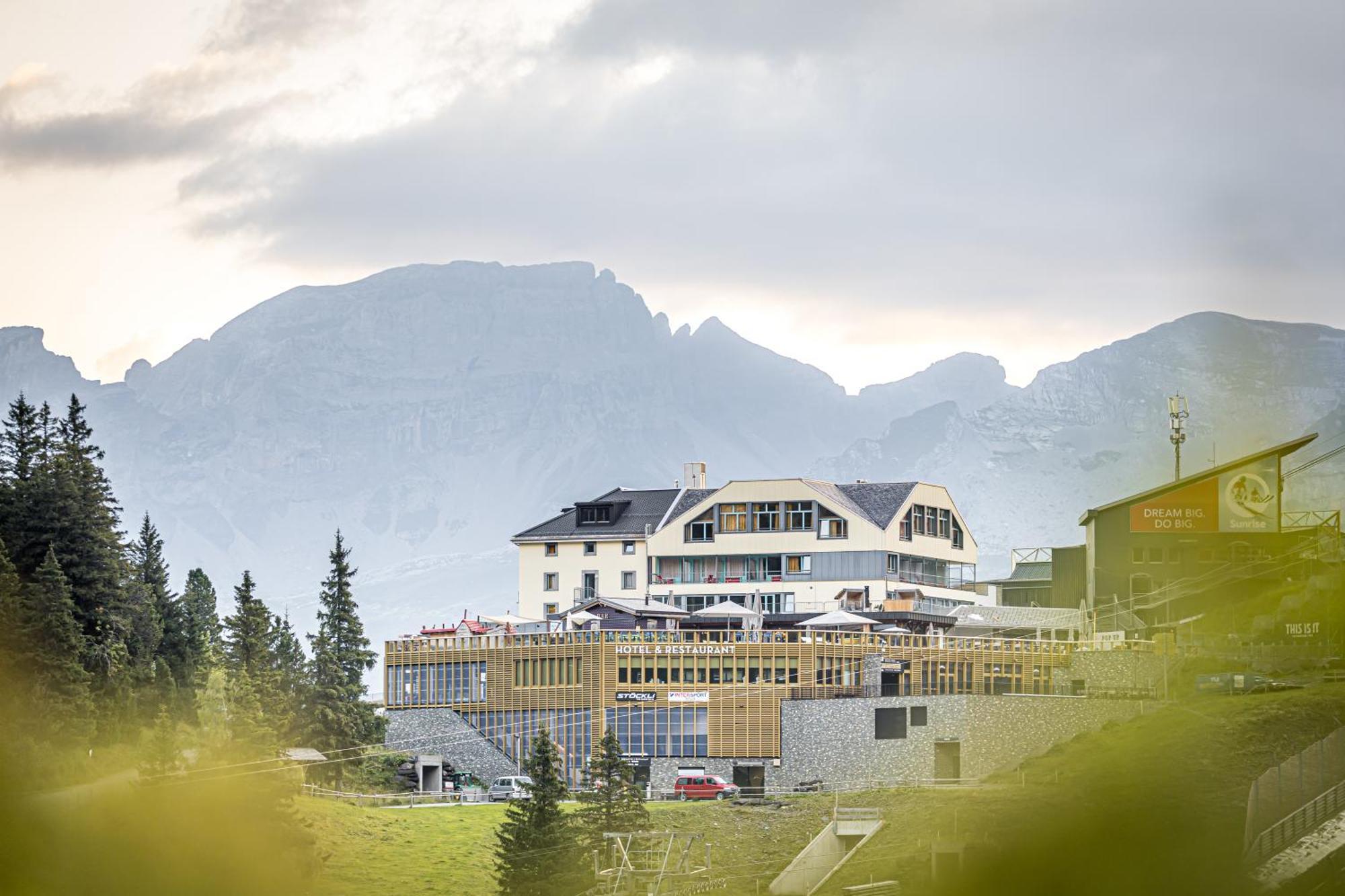 Berghotel Truebsee - Accessible Only By Cable Car Енгелберг Екстериор снимка