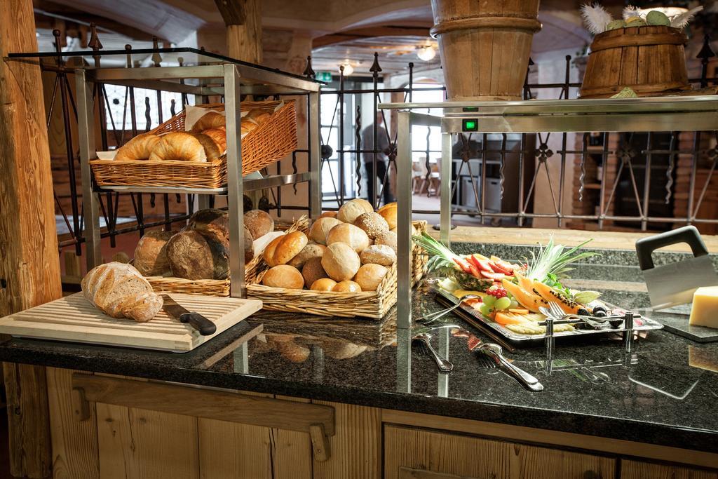 Berghotel Truebsee - Accessible Only By Cable Car Енгелберг Екстериор снимка