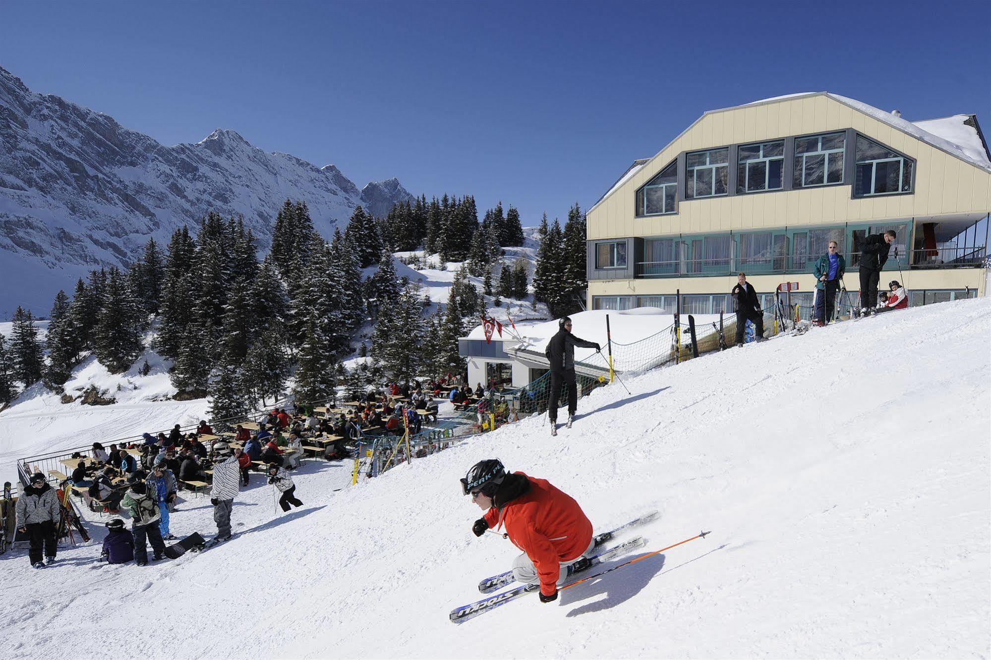 Berghotel Truebsee - Accessible Only By Cable Car Енгелберг Екстериор снимка