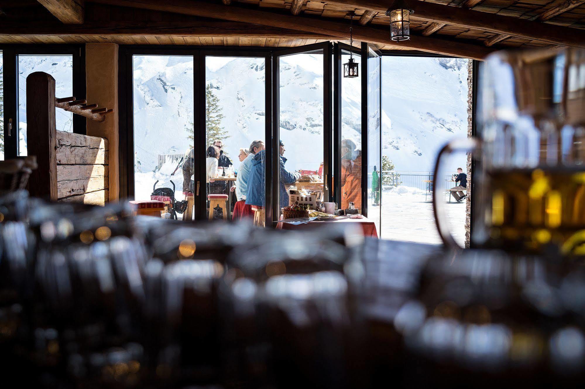 Berghotel Truebsee - Accessible Only By Cable Car Енгелберг Екстериор снимка